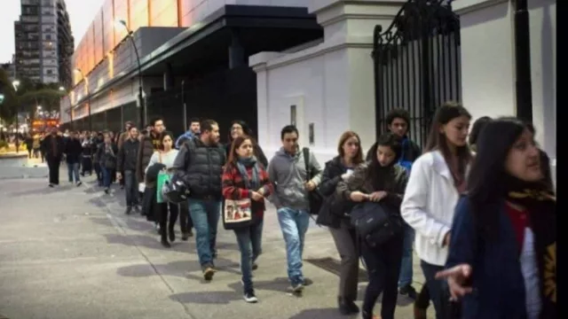 Salta perdió casi 12 mil empleos registrados y más de 400 empleadores en la era Milei