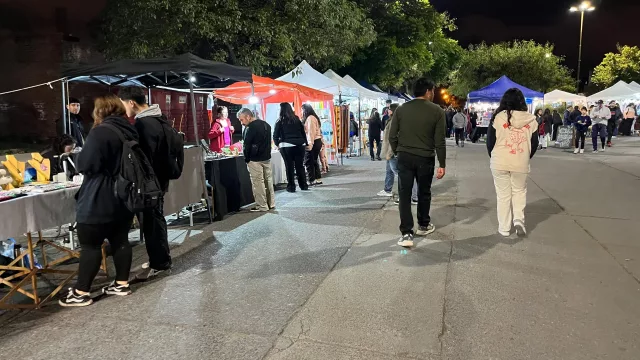 Plaza España recibirá mañana una nueva edición de la feria de emprendedores temática