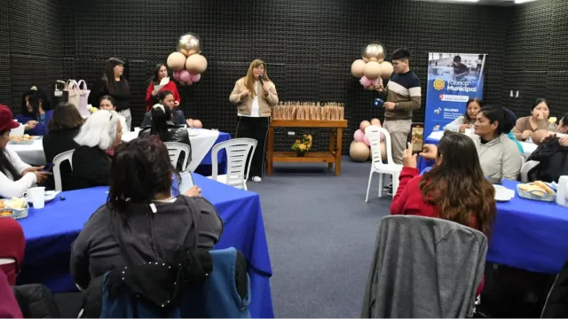 Emprendedores salteños recibieron tarjetas personalizadas para fortalecer sus proyectos
