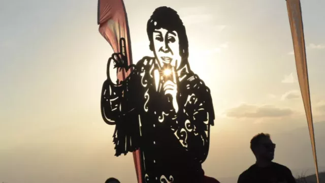 El Teleférico Ala Delta sumó un nuevo atractivo: una escultura de Ricky Maravilla