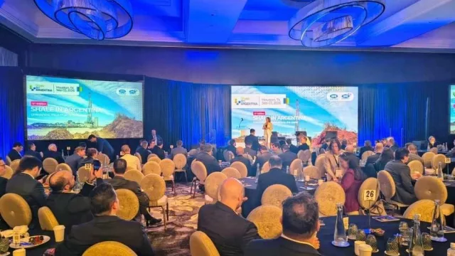 Fecene y Capespe destacan que el crecimiento de Vaca Muerta exige fortalecer a las empresas locales