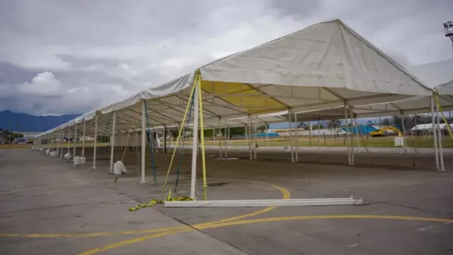 Tras el montaje de las carpas, comienzan a llegar los emprendedores para Potencia Salta 2026