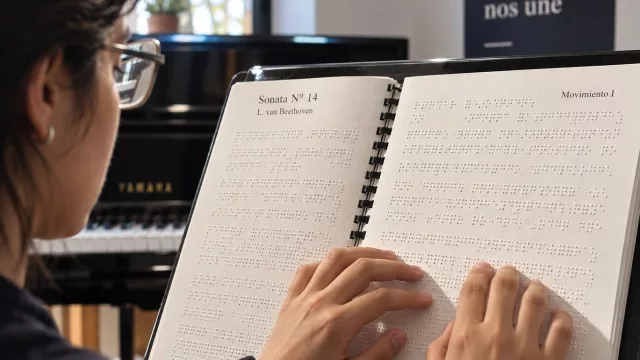 Música sin límites: el arte de leer y sentir las partituras usando Braille llega a Salta