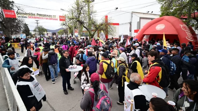 Voluntarios de Arca Continental acompañaron a los peregrinos durante la celebración del Milagro