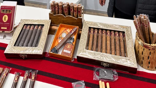 De la curiosidad a la exportación: la salteña que transformó un taller del INTA en una pyme de puros