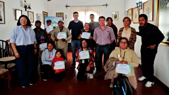 Productores y emprendedores de Cerrillos finalizaron una capacitación sobre agregado de valor